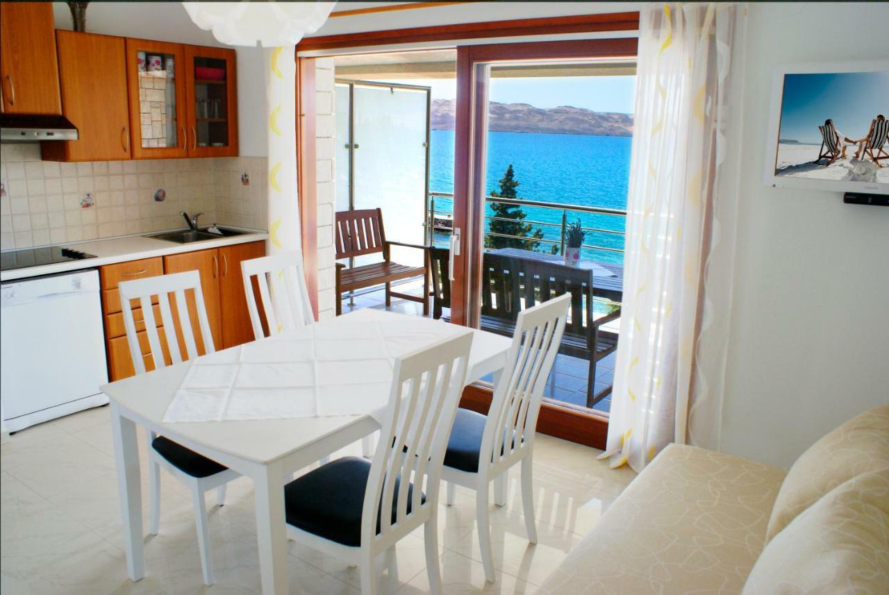 Apartmani Ribarica**** Karlobag Εξωτερικό φωτογραφία