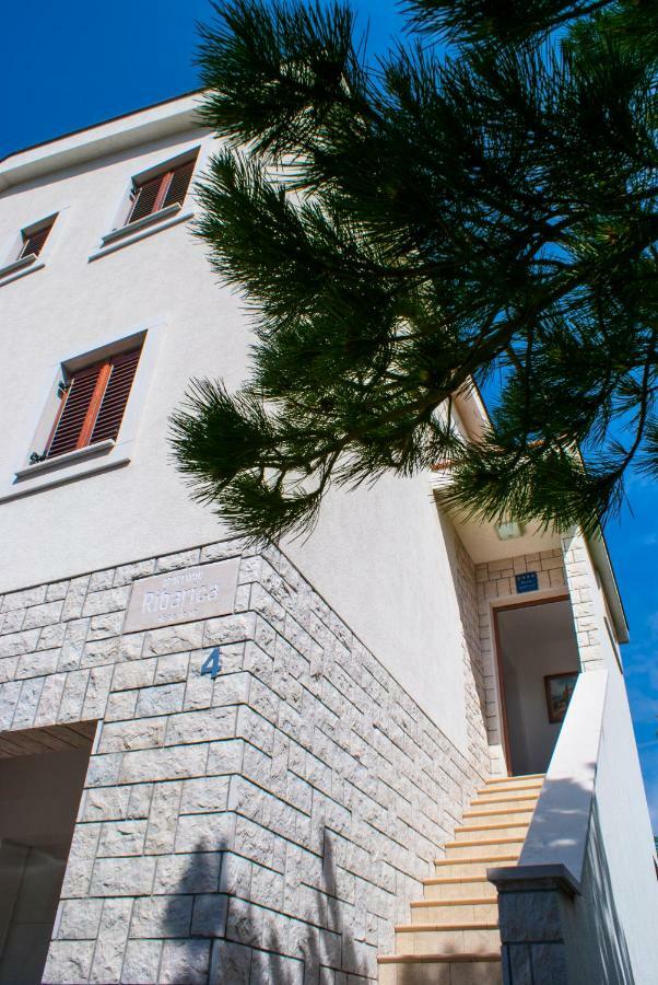 Apartmani Ribarica**** Karlobag Εξωτερικό φωτογραφία